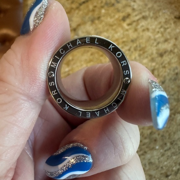 MICHAEL KORS Crystal Barrel Ring - Picture 2 of 3